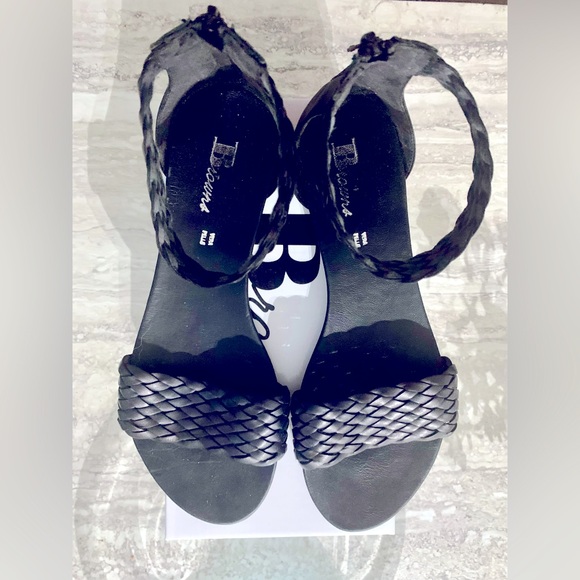 Brown’s Shoes Leon Sandals - Like New 10 - Picture 1 of 10